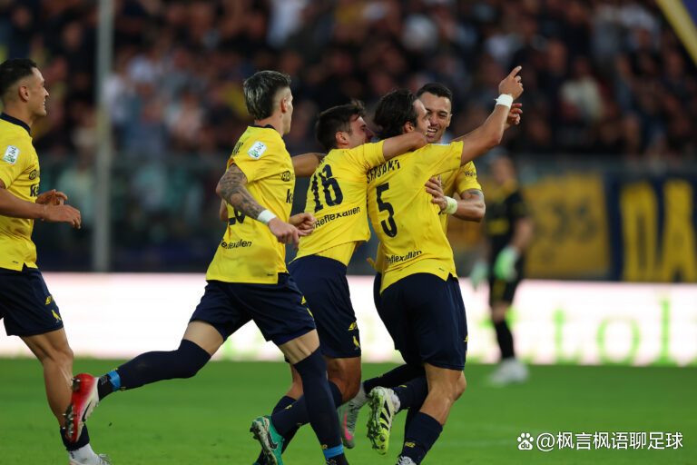 包含弗洛西诺空砖主场失意，遭受连败的词条