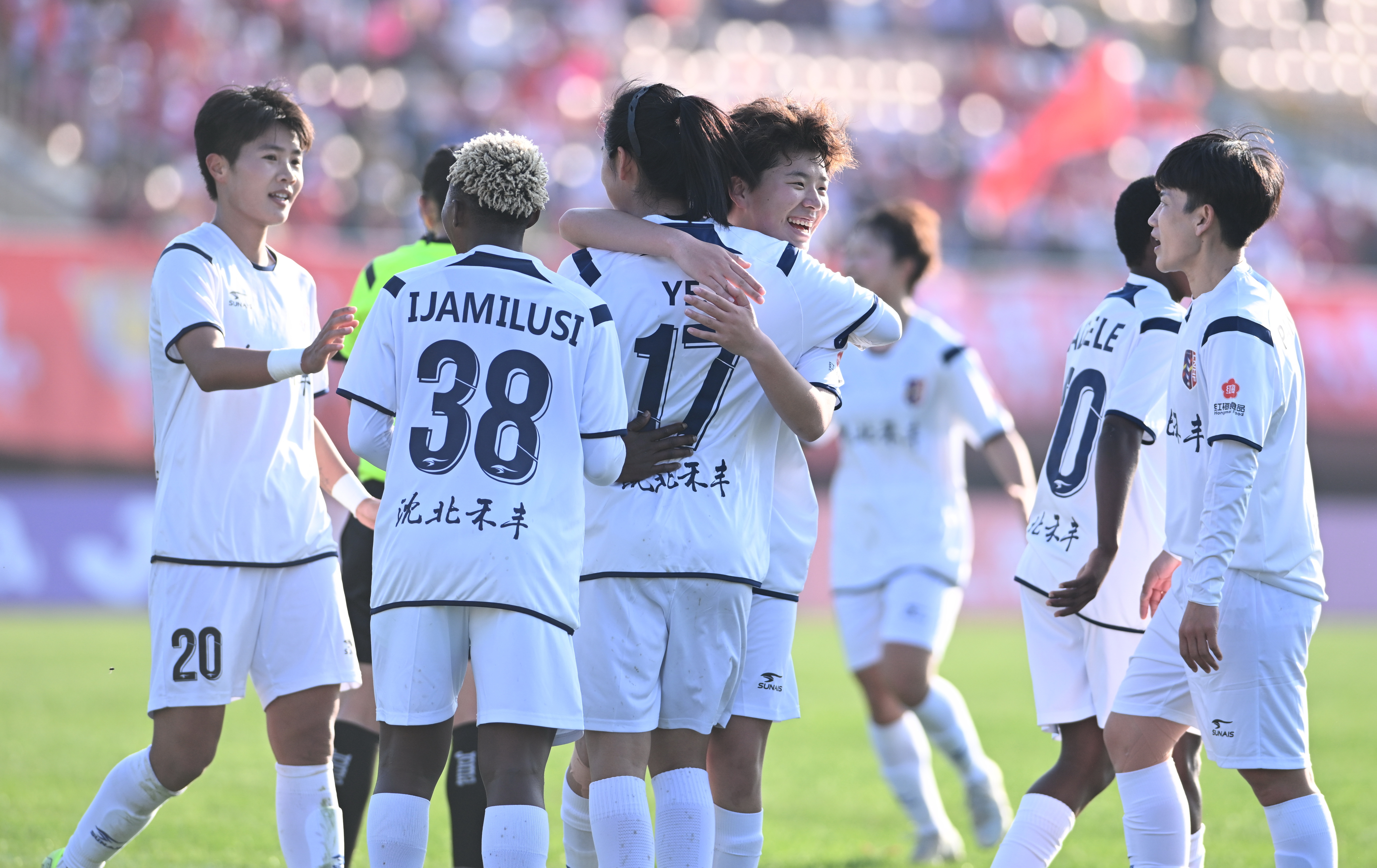 包含多佛门主场取胜，球队表现坚定迎接下一轮比赛的词条