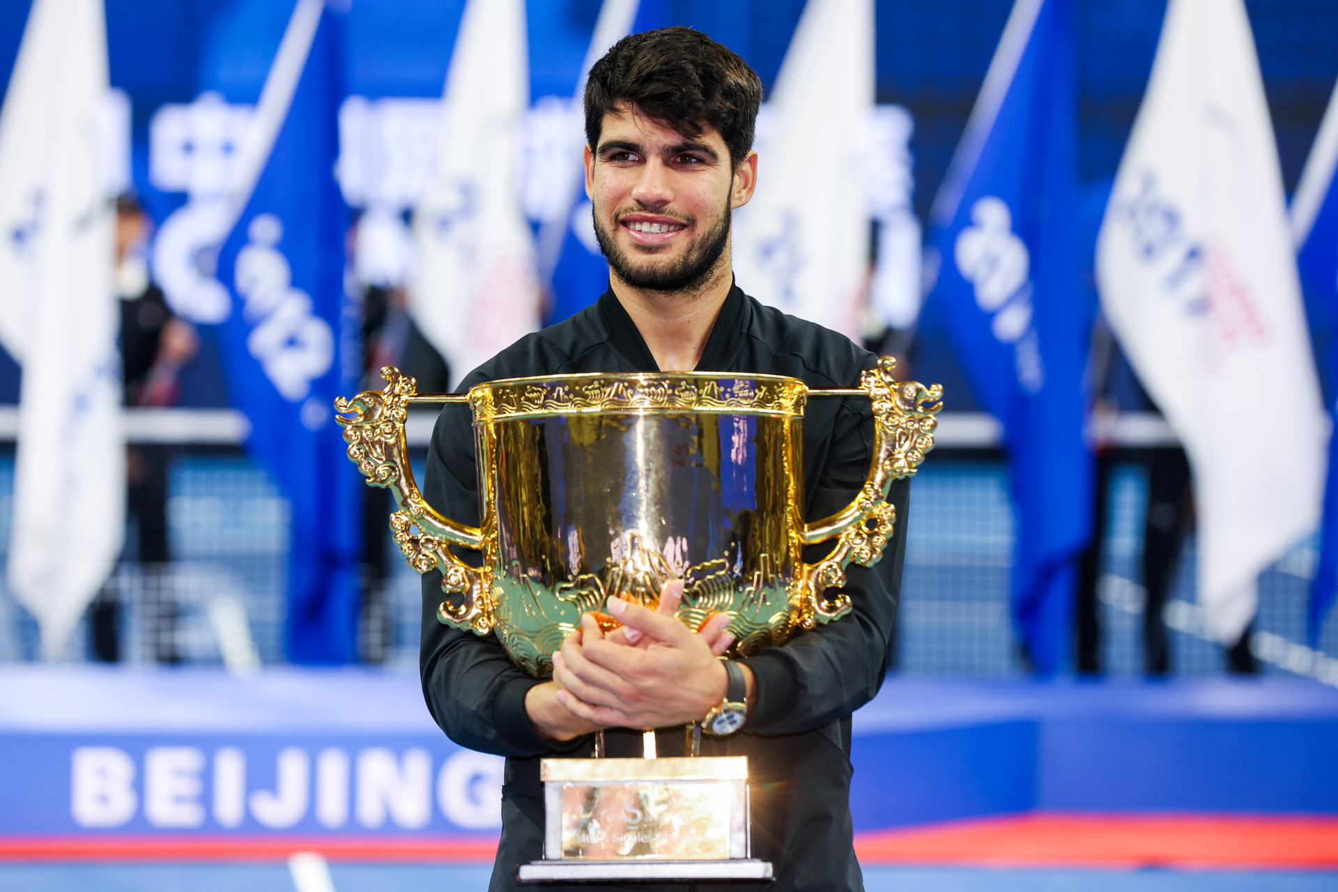 美国网球队鏖战日本网球队，阿尔卡拉斯绝境逆转的简单介绍