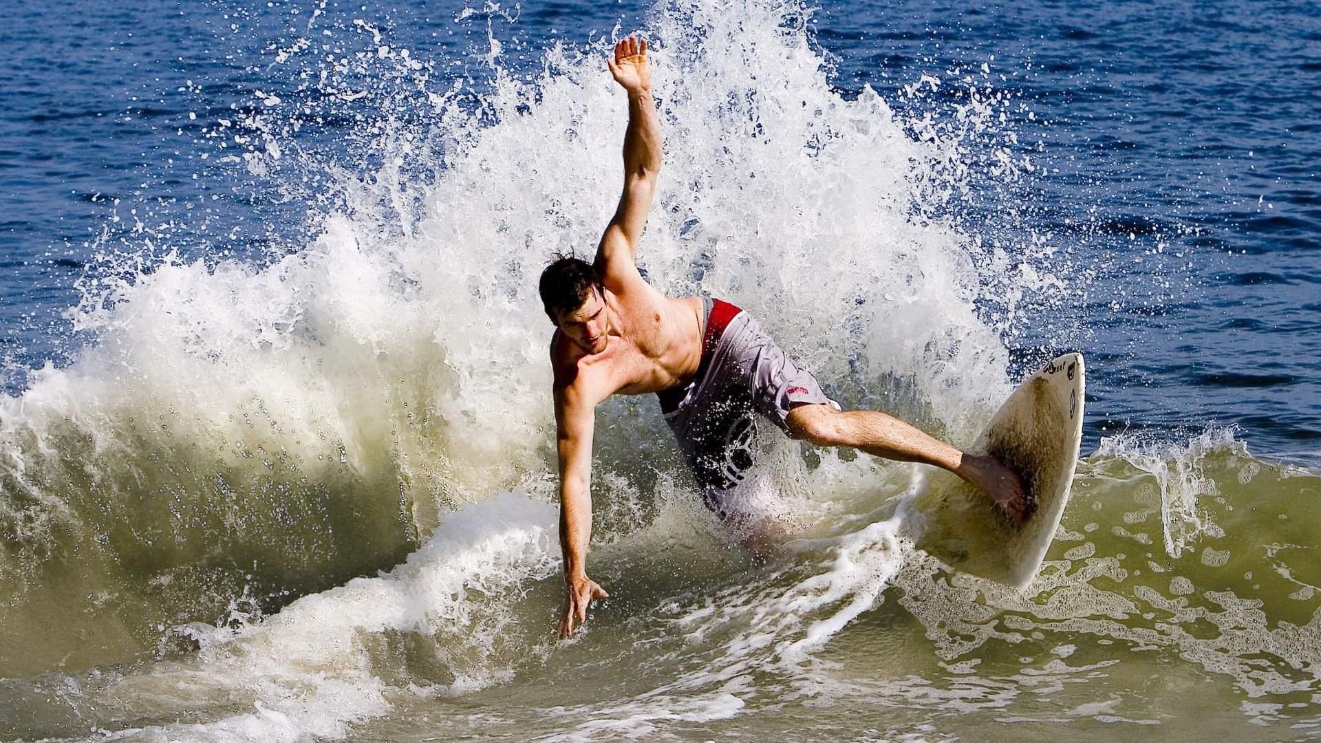 雷速足球直播平台-当绝杀成为隐喻，从穆勒的抢七传奇到中美竞争的赛场启示